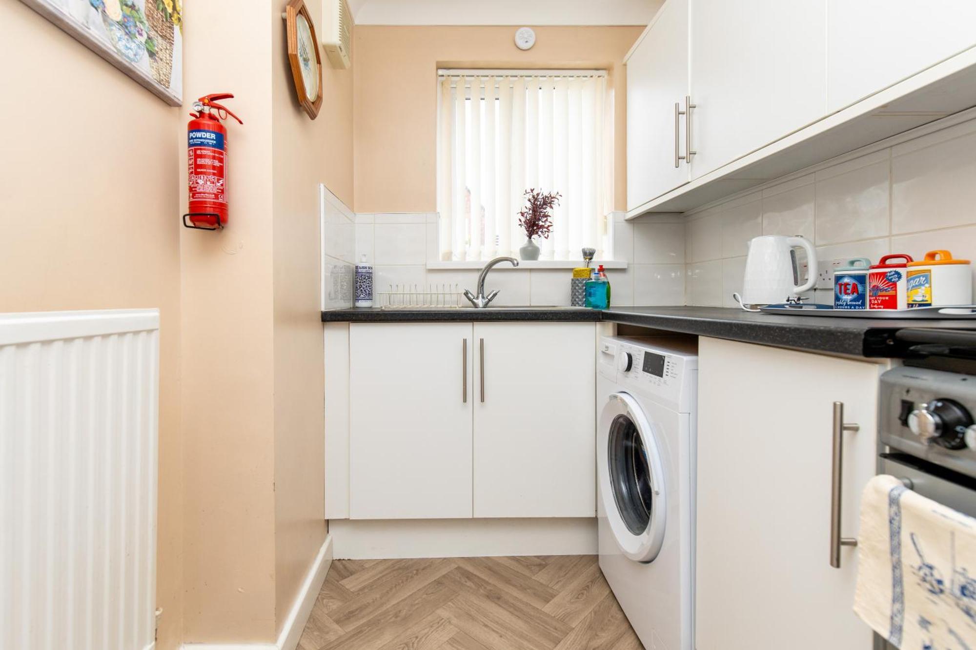 Comfortable And Spacious Superb Holiday Home In Llanelli, Dog Friendly Exterior foto